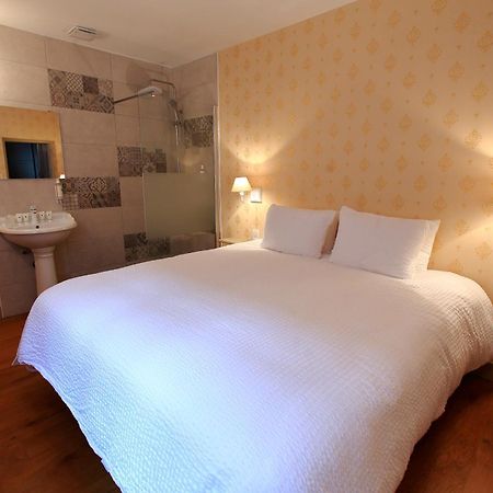 Hotel Saint Georges Troyes Room photo A room at the hotel