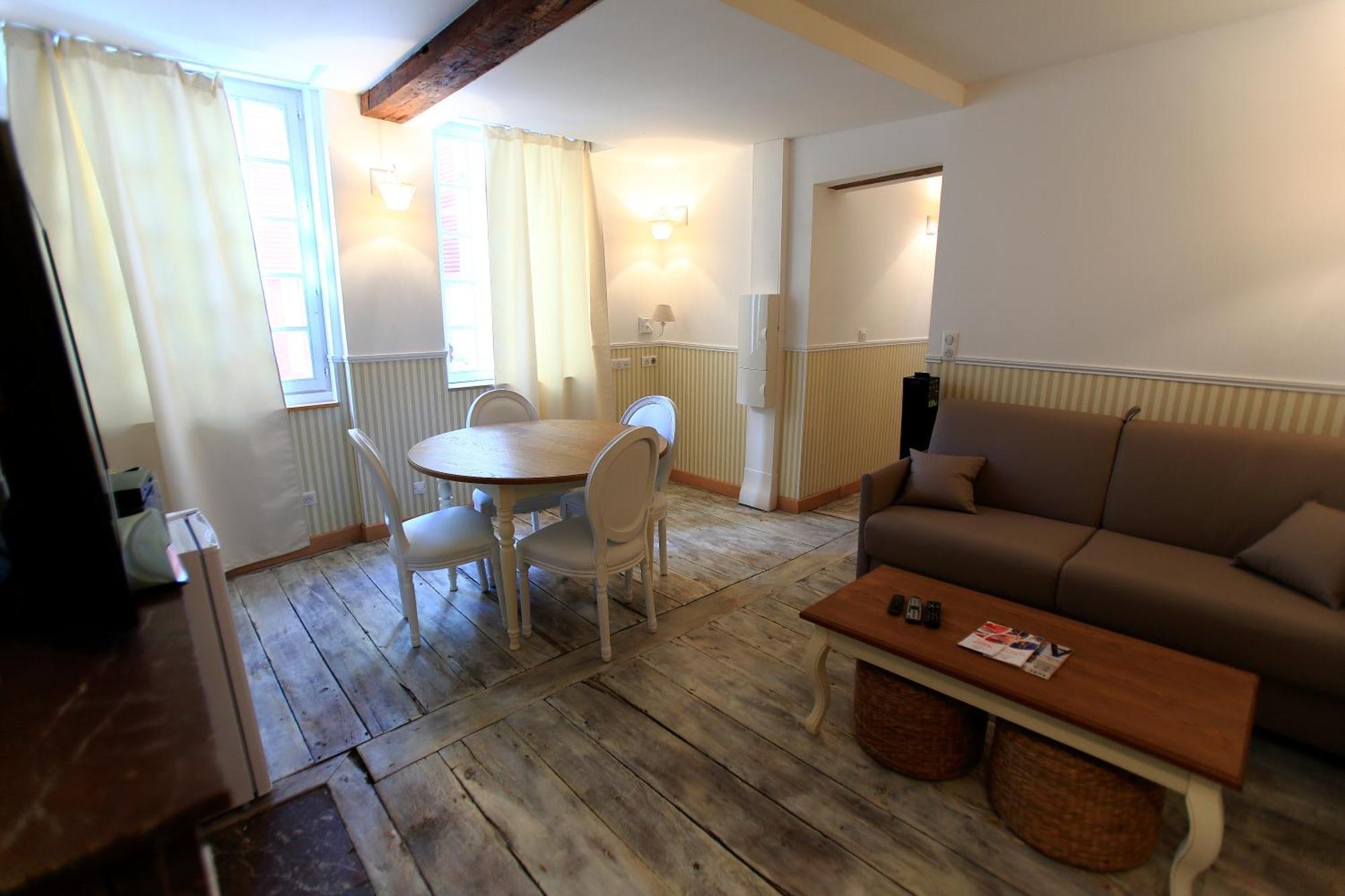Hotel Saint Georges Troyes Exterior photo The living room