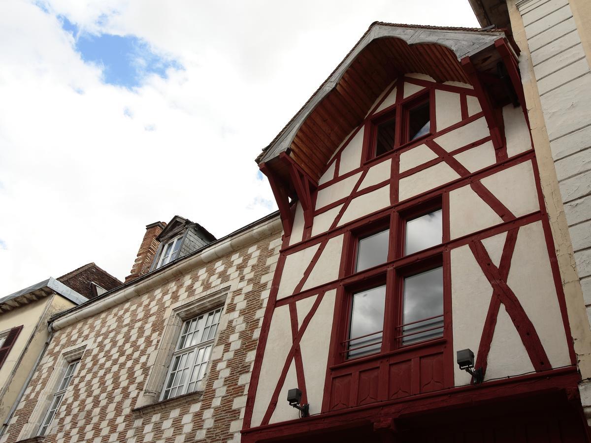 Hotel Saint Georges Troyes Exterior photo The half-timbered house of the 16th century