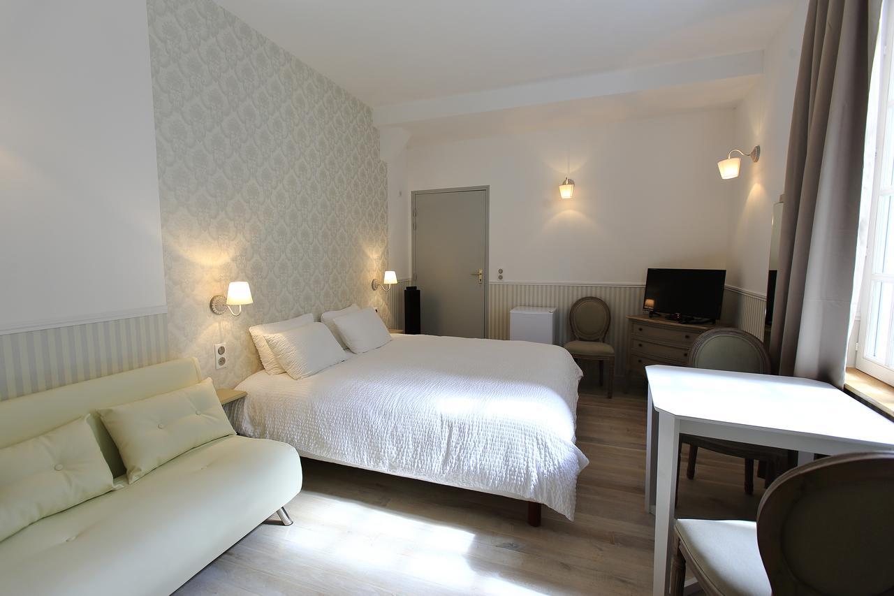 Hotel Saint Georges Troyes Exterior photo A room at the hotel