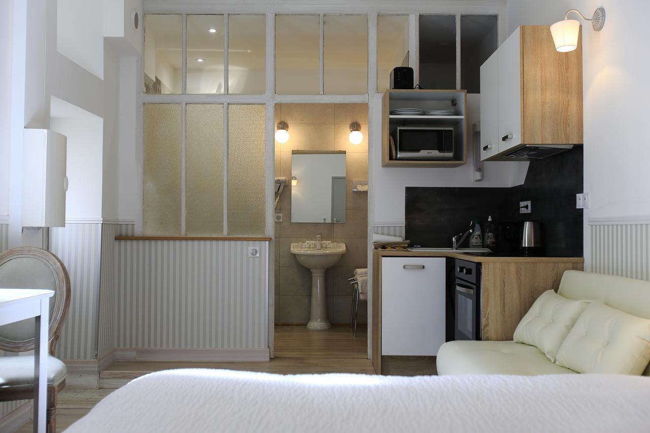 Hotel Saint Georges Troyes Exterior photo A studio apartment in Paris
