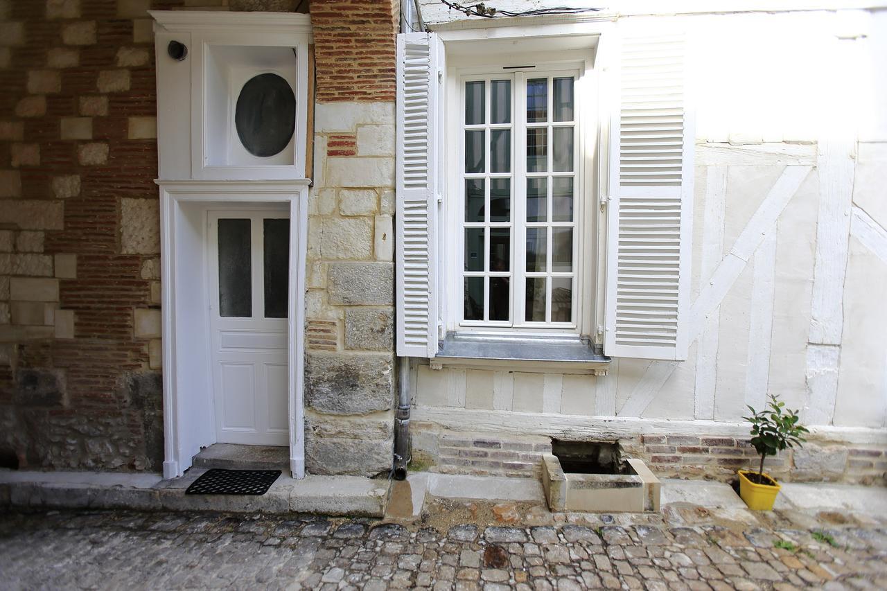 Hotel Saint Georges Troyes Exterior photo The house of Jean-Baptiste Charpentier in Angers