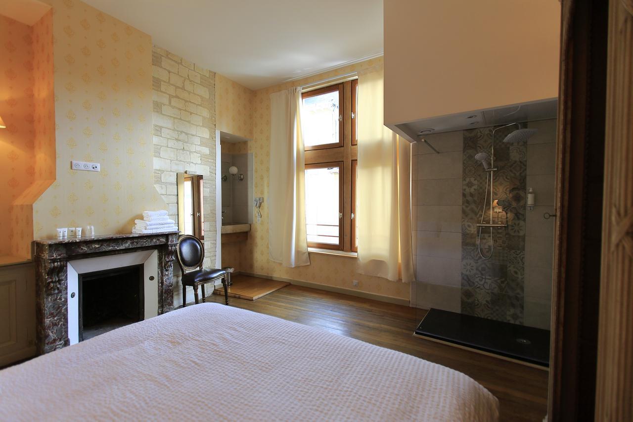 Hotel Saint Georges Troyes Exterior photo A room at the hotel