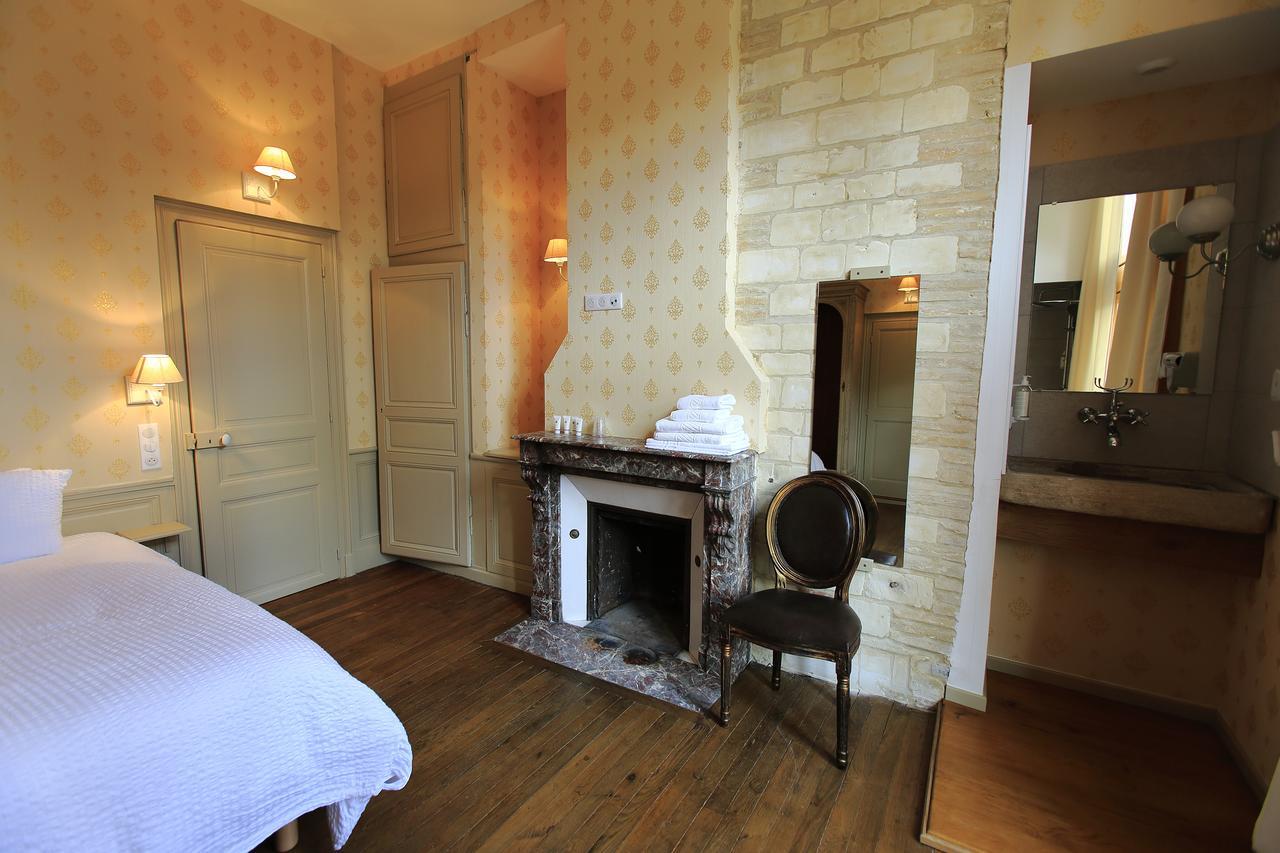 Hotel Saint Georges Troyes Exterior photo A room at the hotel